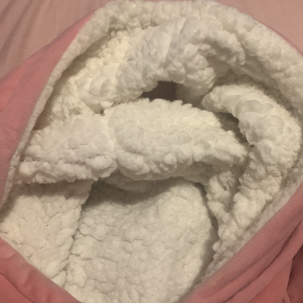 Pink Comfy - Picture 3 of 5